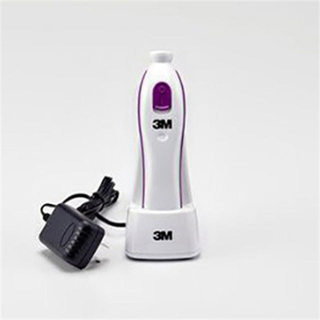 3M Surgical Clipper Starter Kit: 3M Surgical Clipper 9661L and 3M Surgical Clipper Charger 9662L. MPN: 9667L