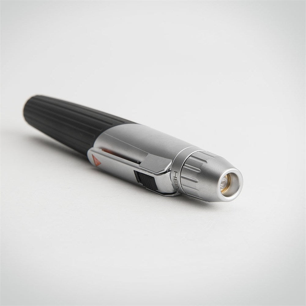 HEINE mini-c Clip Halogen XHL Pen Light. MPN: D-001.73.109
