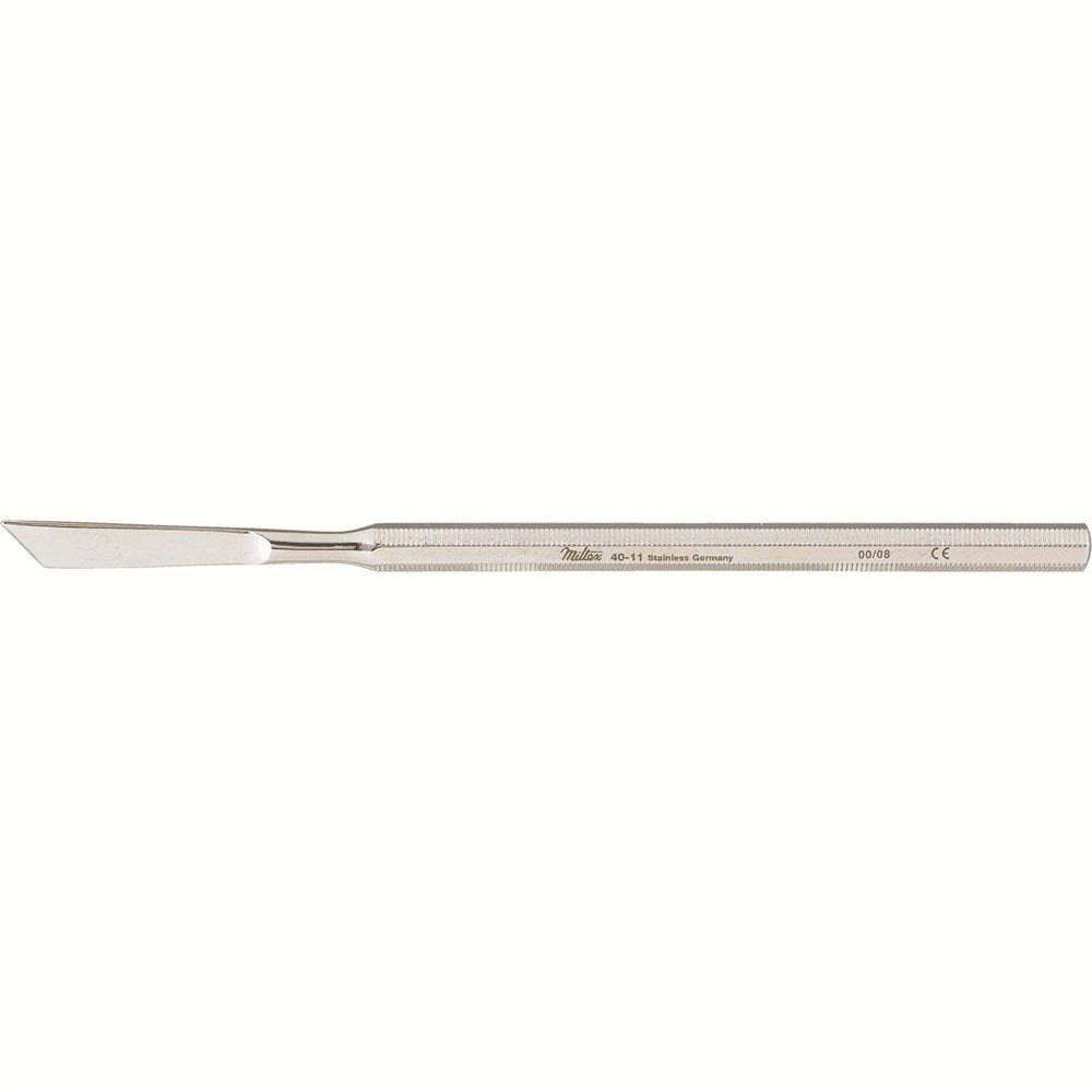 MILTEX Chisel, curved, 8 mm edge. MPN: 40-11